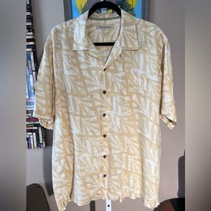 Tommy Bahama Men’s Linen Short Sleeve Button Down Shirt